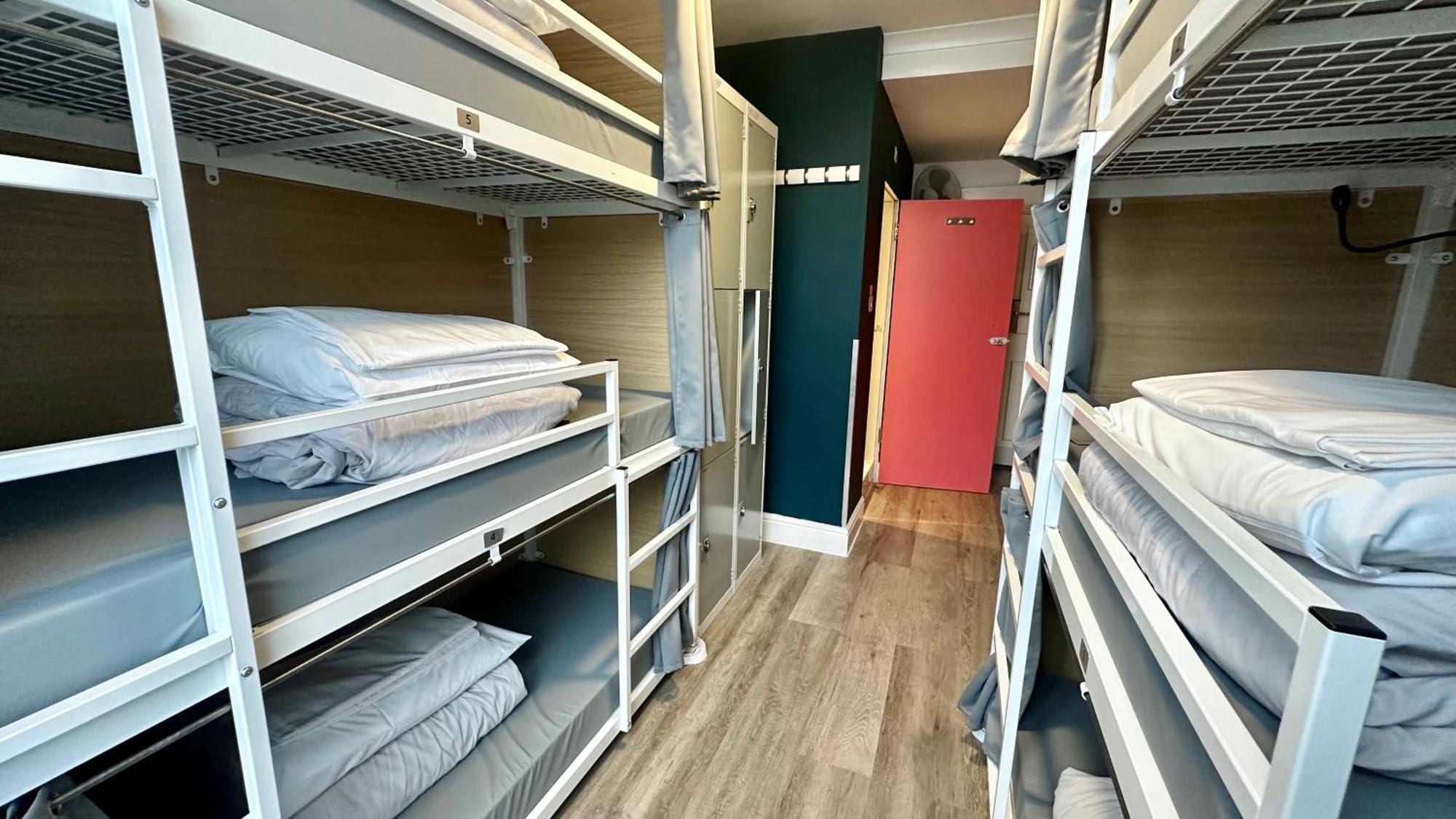 6-Bed Mixed Dormitory Room,1572654626:JPEG